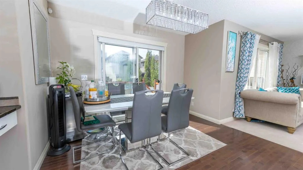 87 Kincora Drive NW