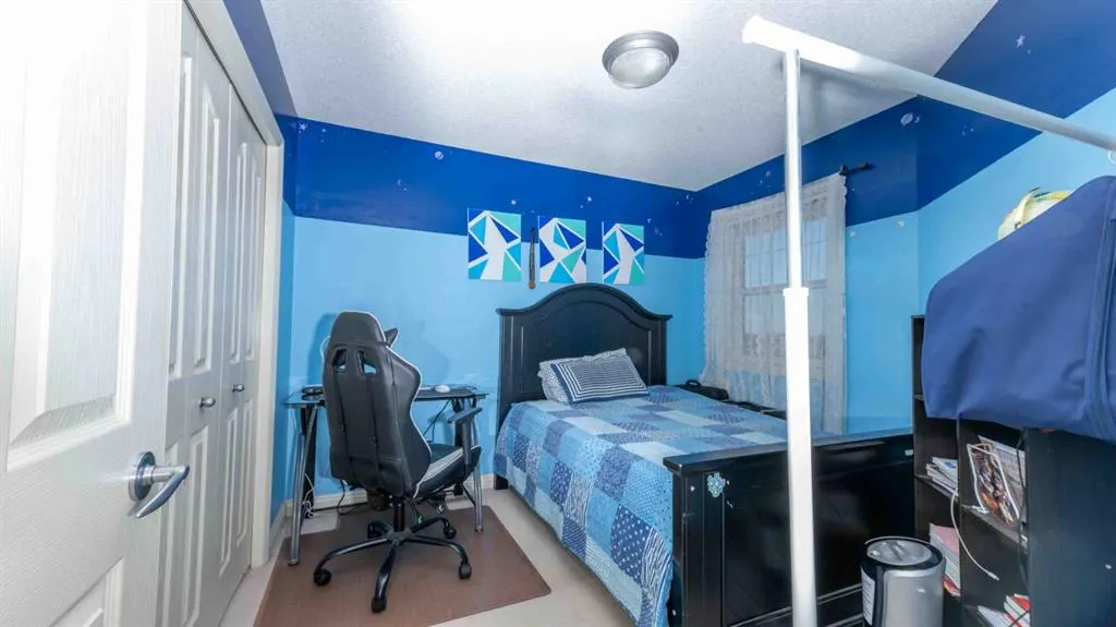 87 Kincora Drive NW