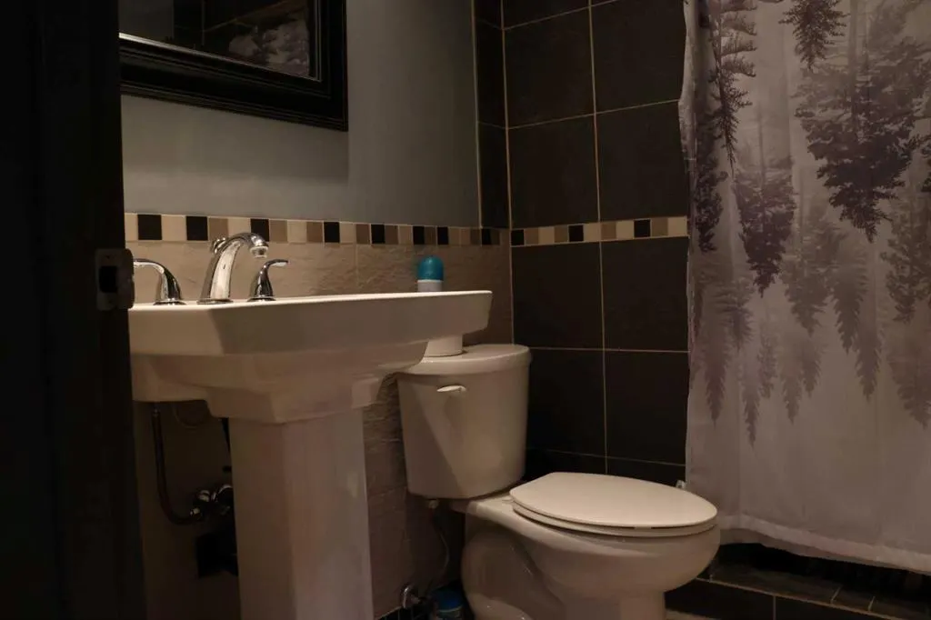 266 Martha's Manor NE