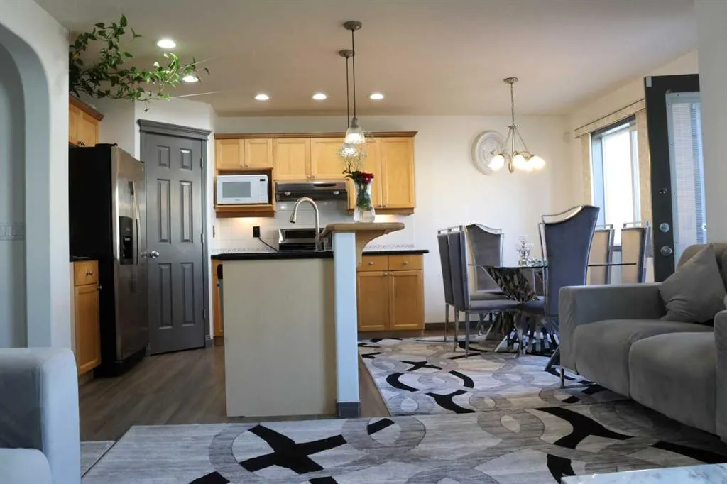 266 Martha's Manor NE