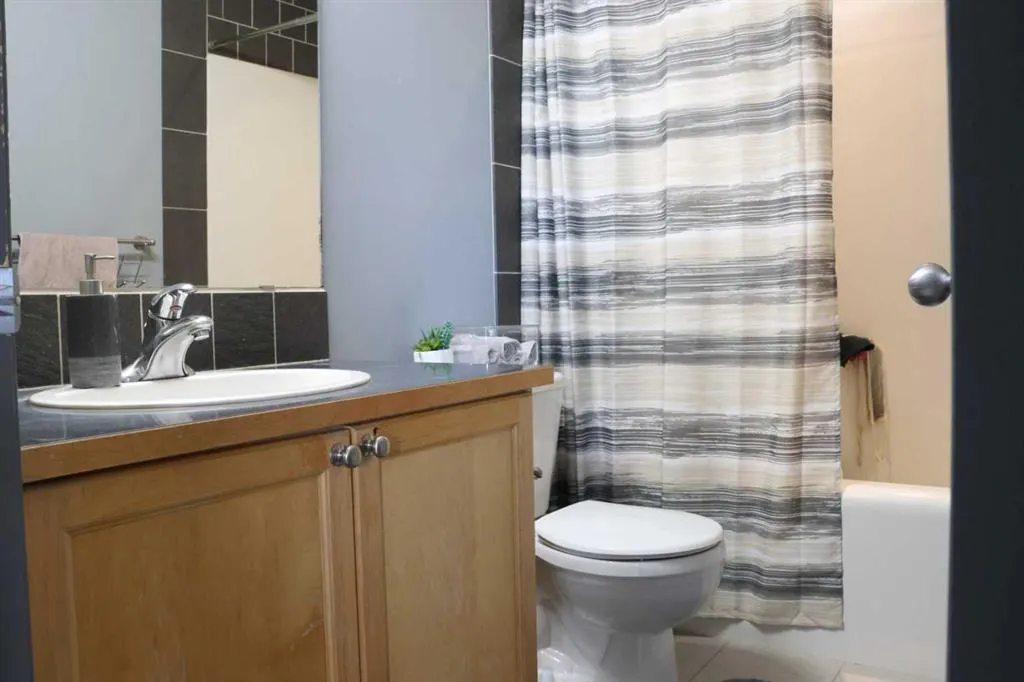 266 Martha's Manor NE