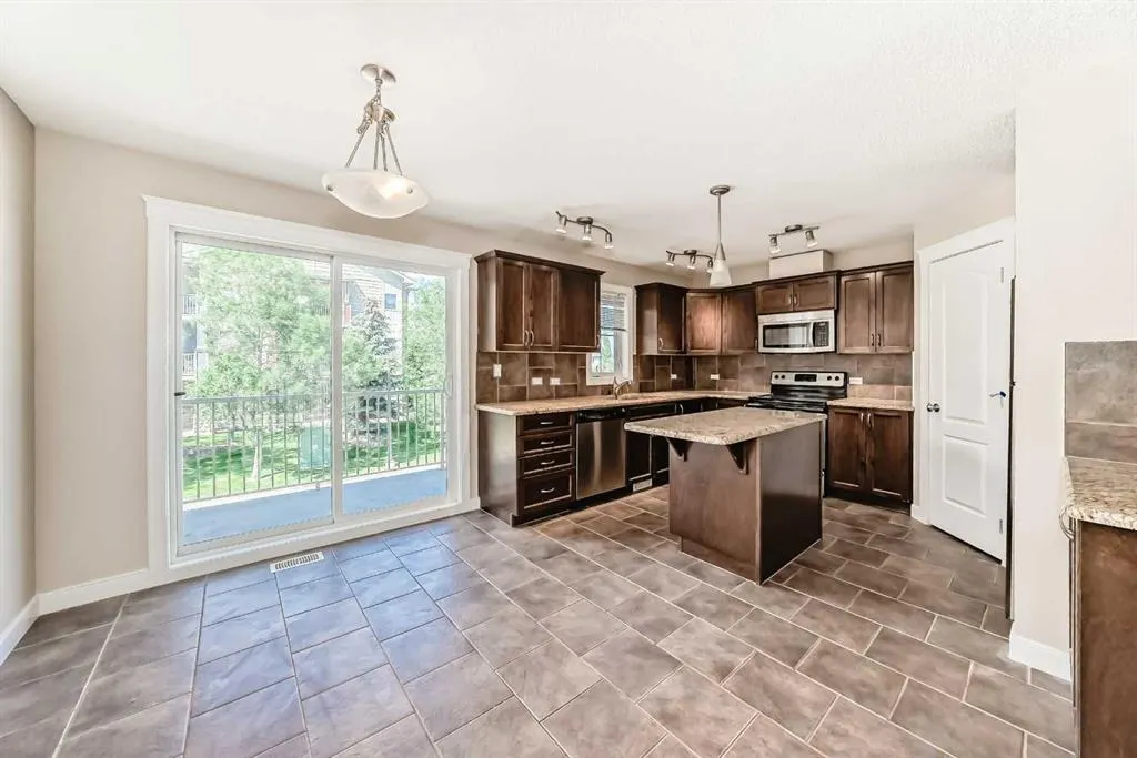 2370 Bayside Road SW, #7012