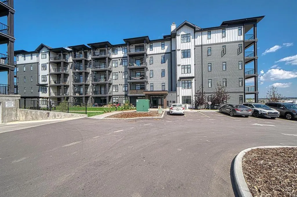 30 Sage Hill Walk NW, #104