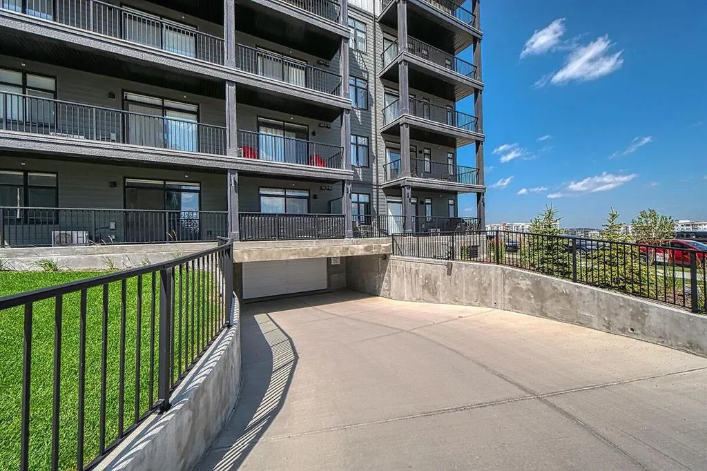 30 Sage Hill Walk NW, #104