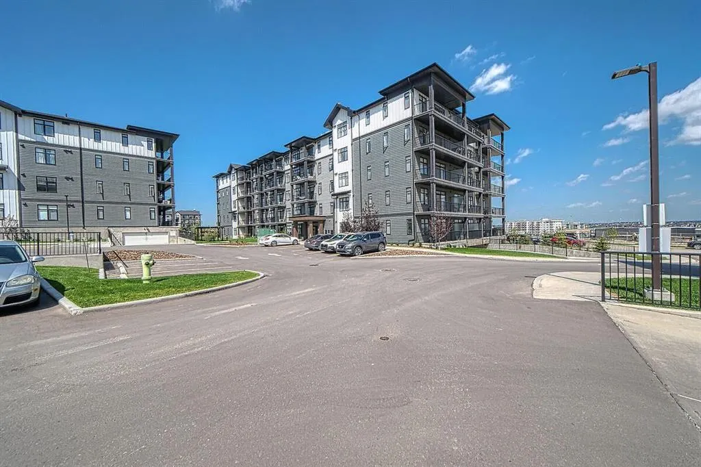 30 Sage Hill Walk NW, #104
