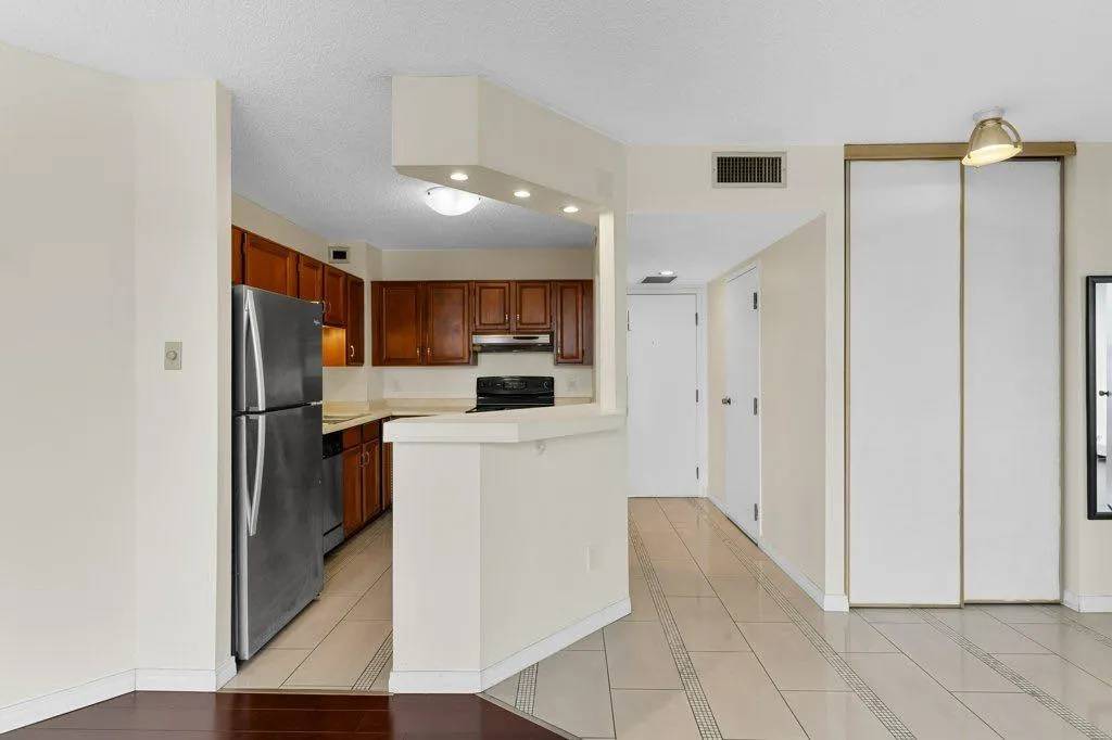 1202 13 Avenue SW, #402