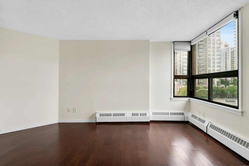 1202 13 Avenue SW, #402