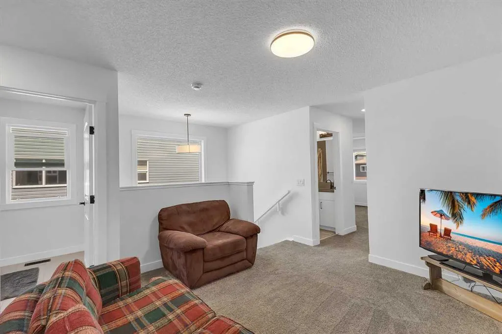 21258 SHERIFF KING Street SW