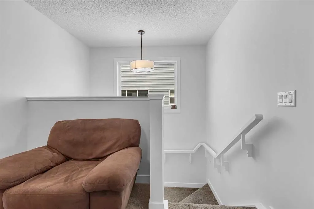 21258 SHERIFF KING Street SW