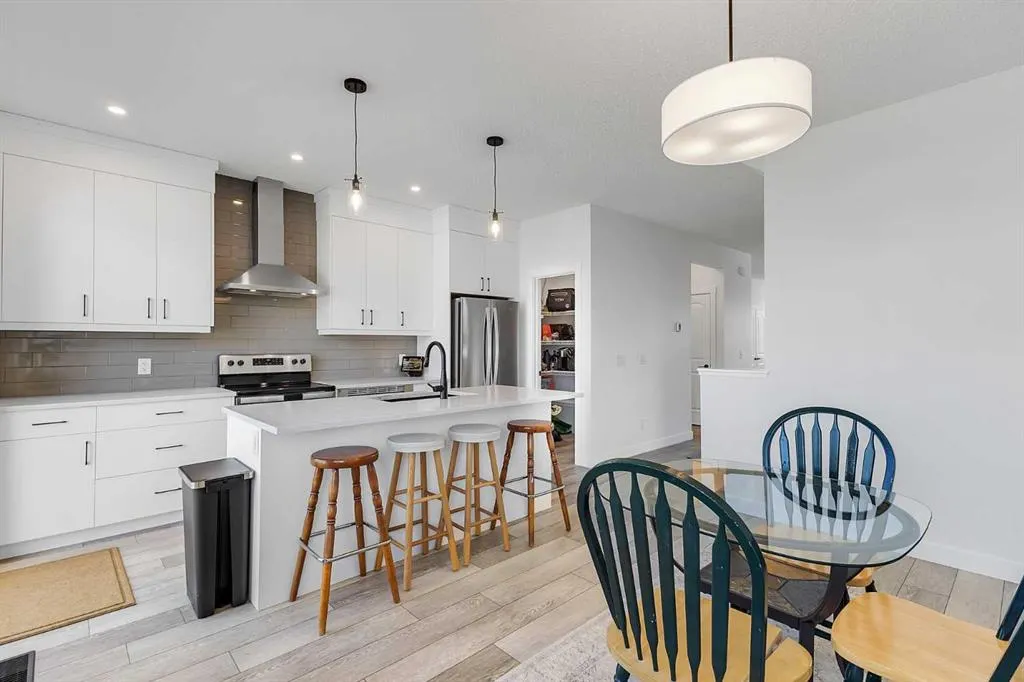 21258 SHERIFF KING Street SW