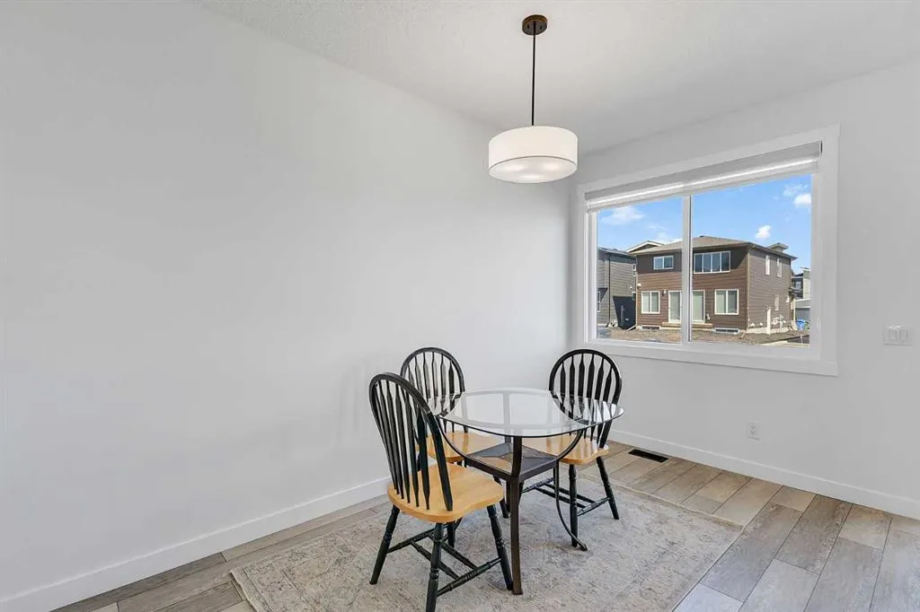 21258 SHERIFF KING Street SW