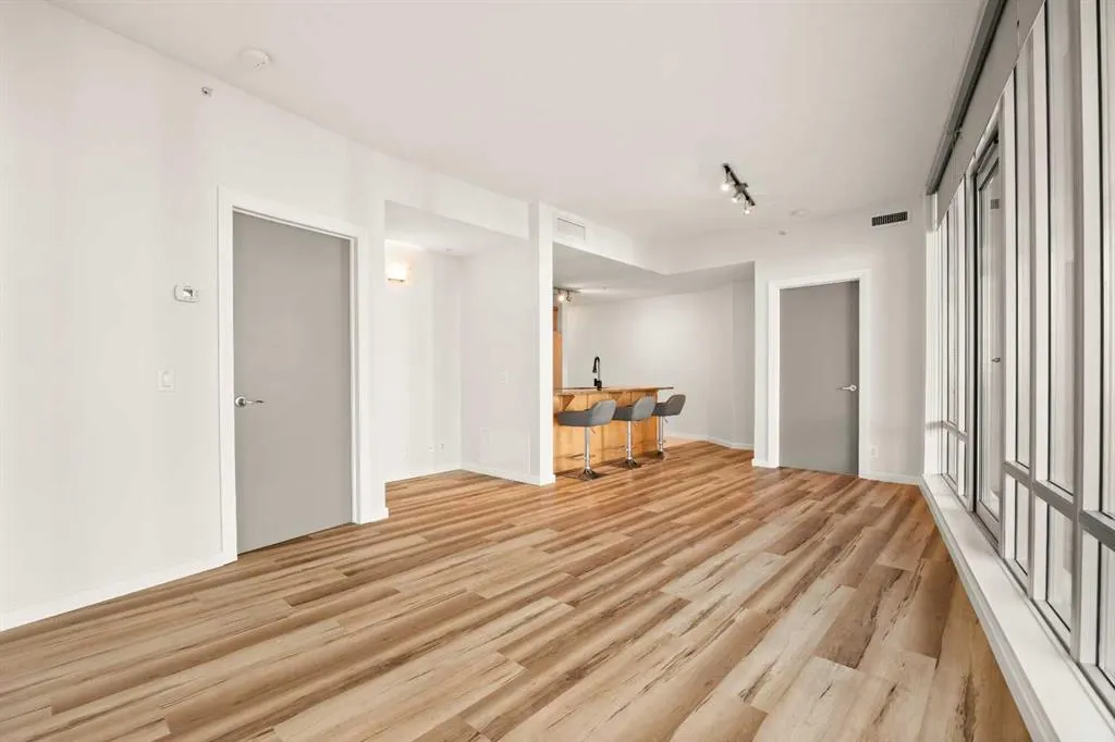 1410 1 Street SE, #201