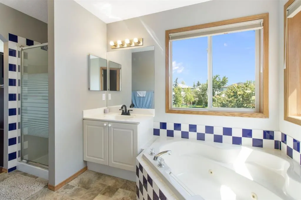 21 Arbour Ridge Park NW
