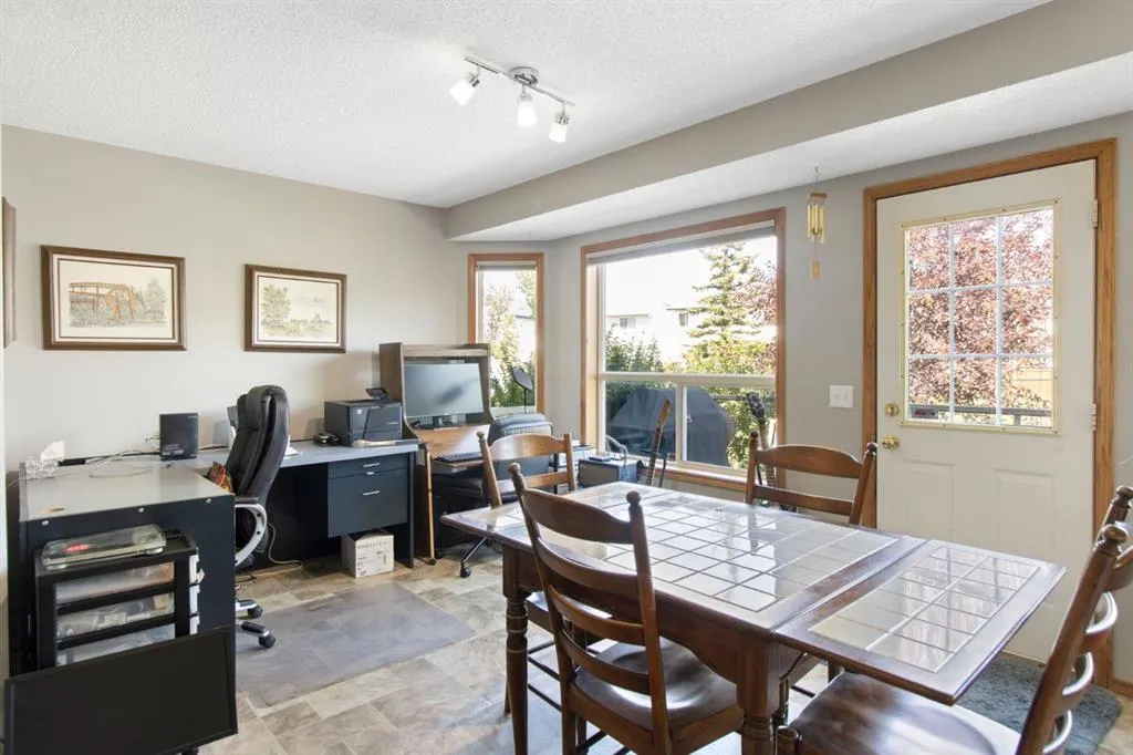 21 Arbour Ridge Park NW