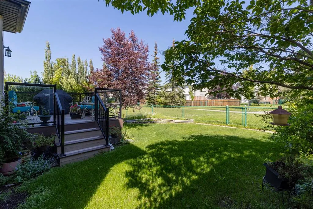 21 Arbour Ridge Park NW