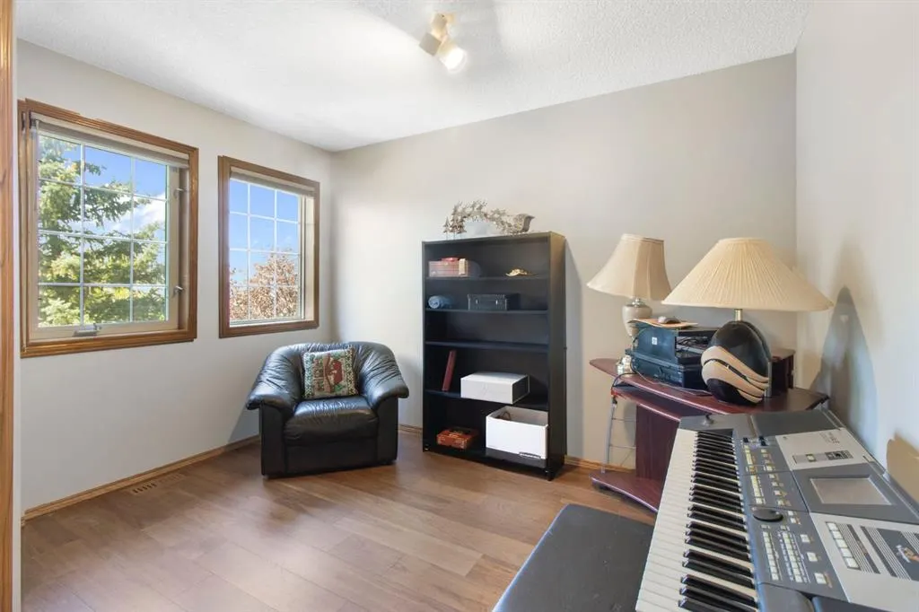 21 Arbour Ridge Park NW
