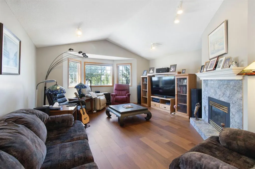 21 Arbour Ridge Park NW