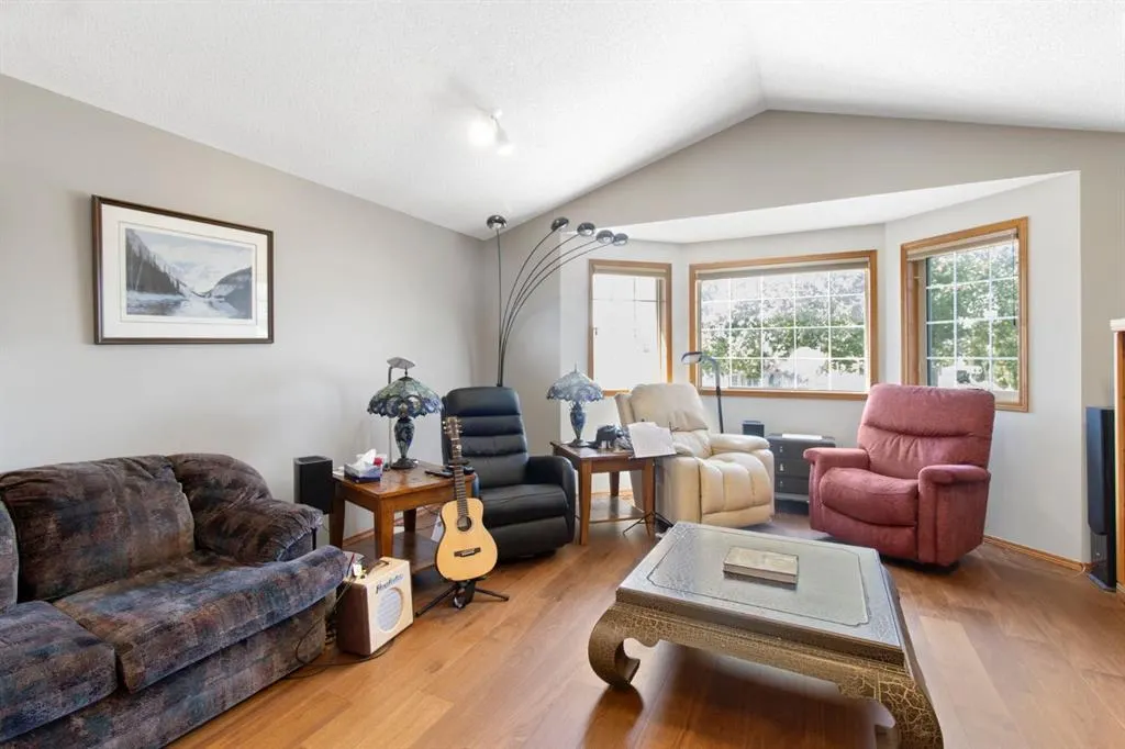 21 Arbour Ridge Park NW