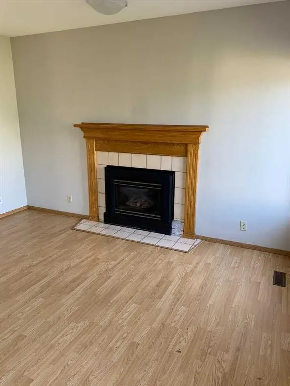 55 Elliot Crescent