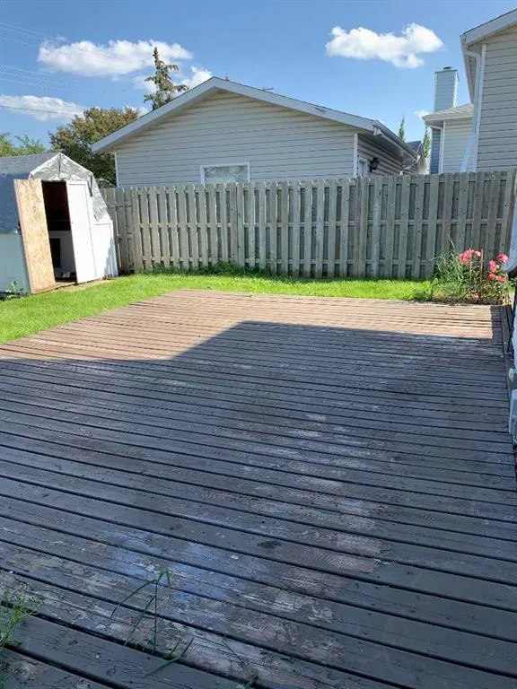 55 Elliot Crescent