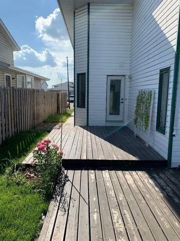 55 Elliot Crescent