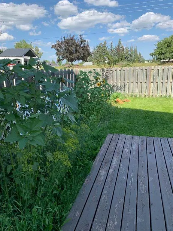 55 Elliot Crescent
