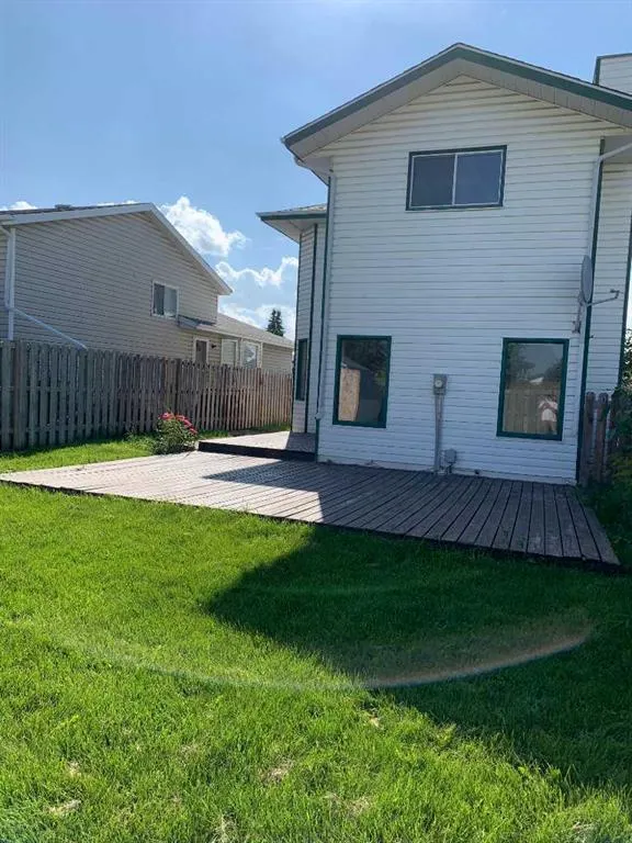 55 Elliot Crescent