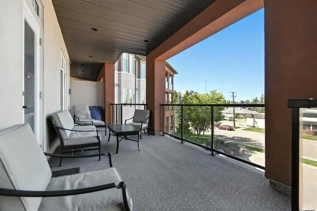 5213 61 Street, #315