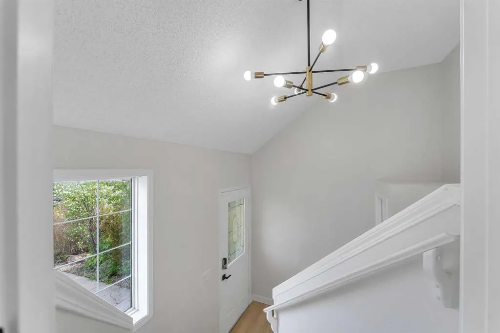 135 Hidden Way NW
