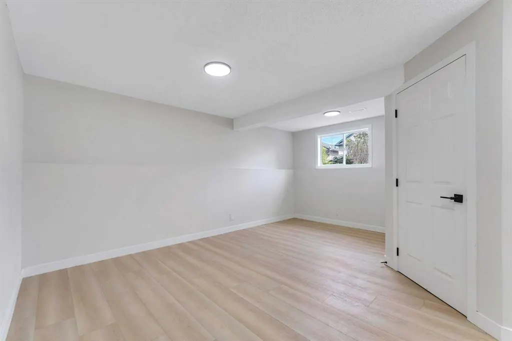 135 Hidden Way NW