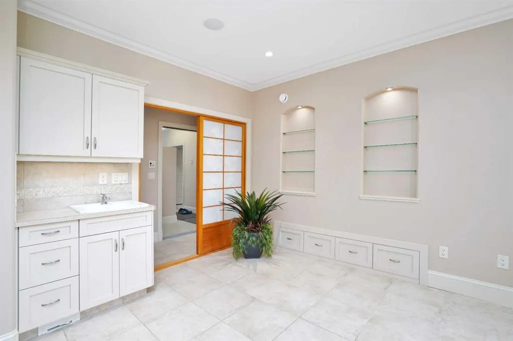 107 Alexander Crescent