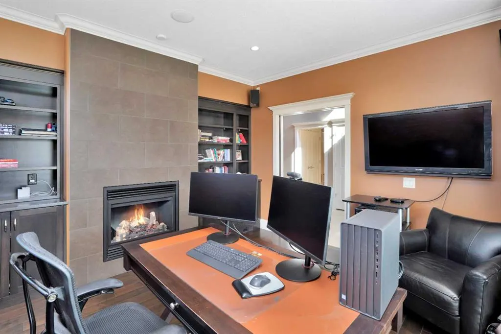 107 Alexander Crescent