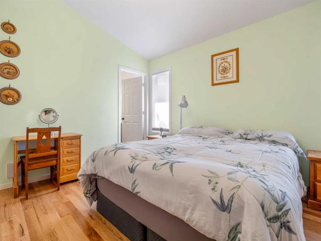 656 Florence Ho Leong Crescent N