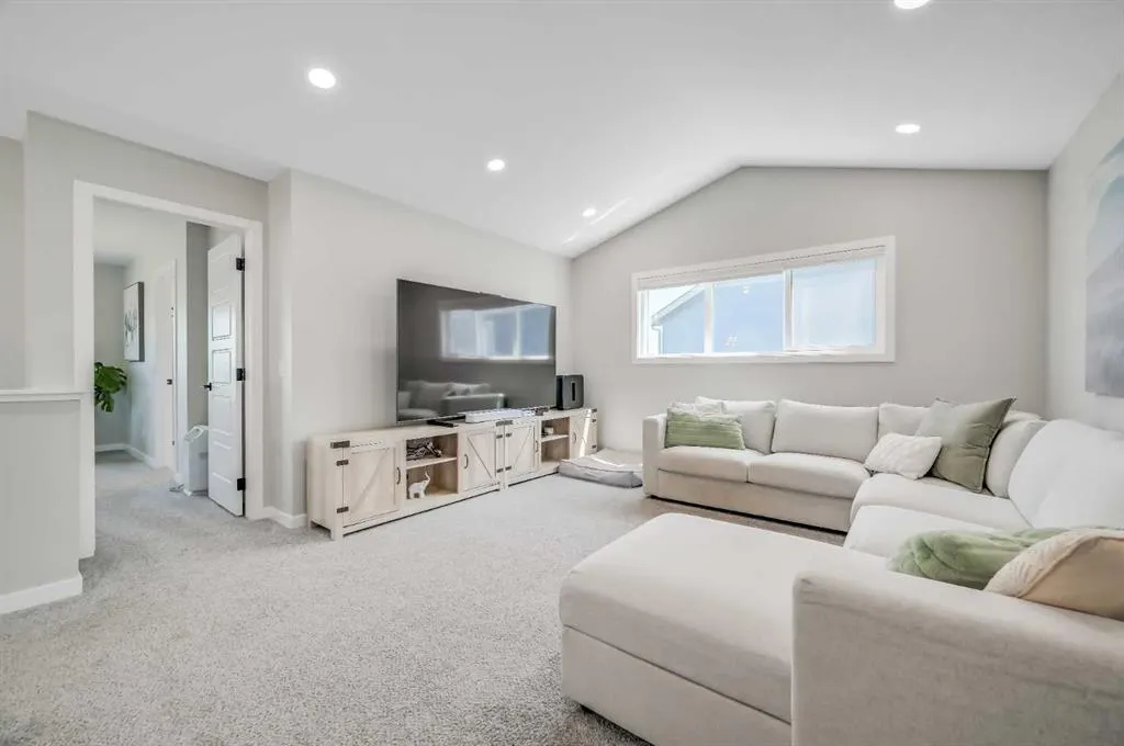 20 Magnolia Bay SE