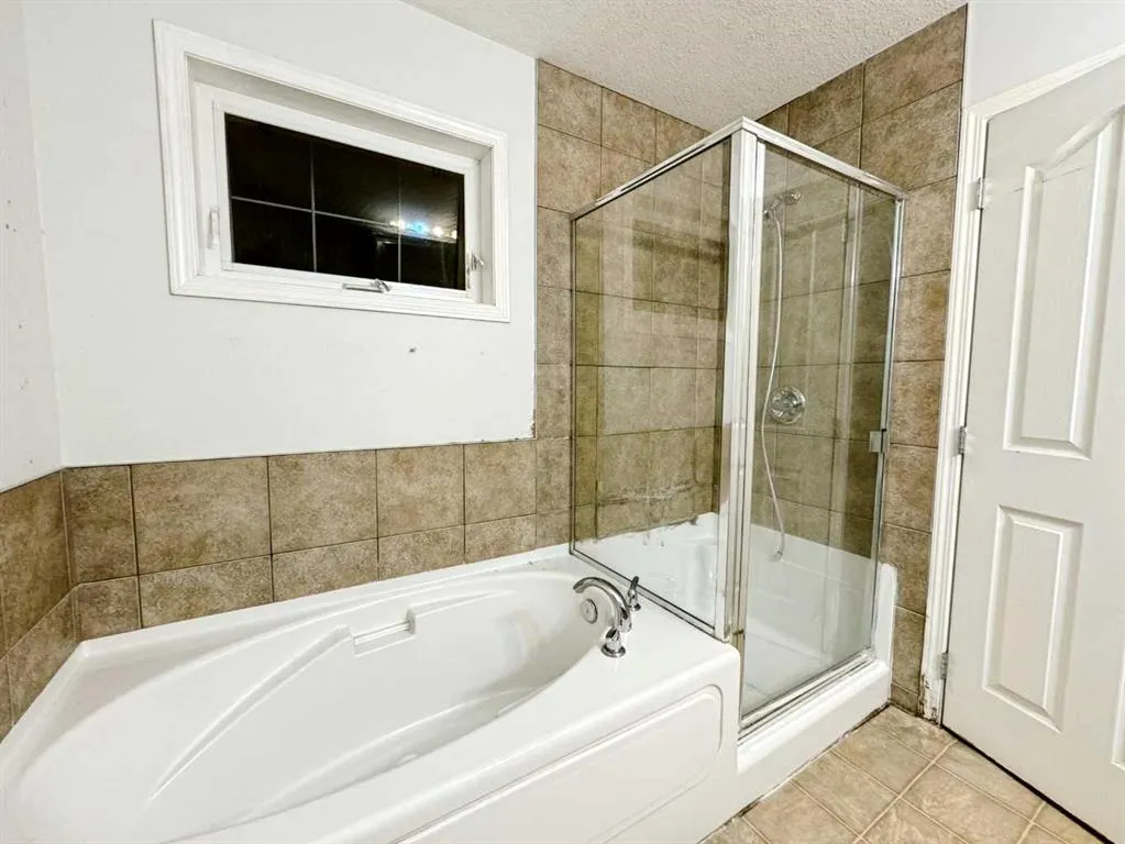 262 Luxstone Road SW