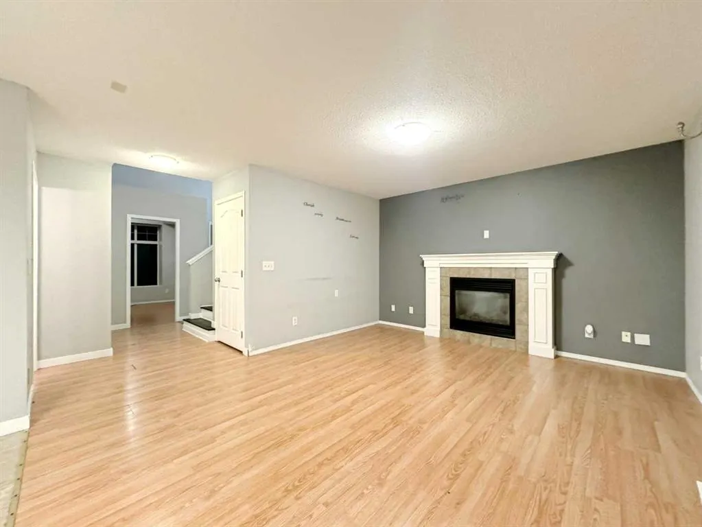 262 Luxstone Road SW