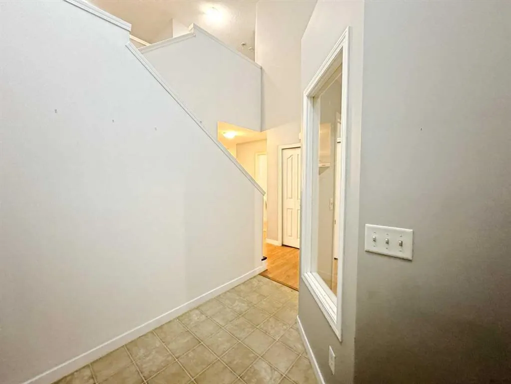 262 Luxstone Road SW