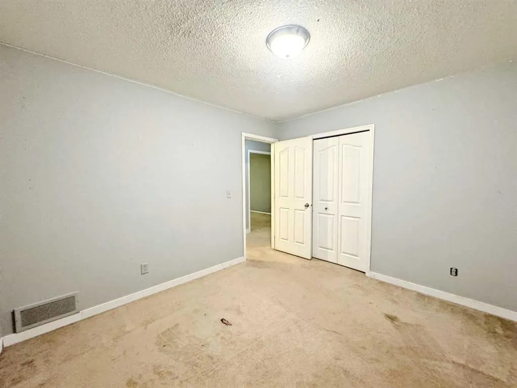 262 Luxstone Road SW