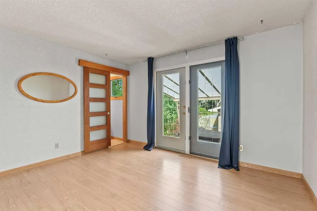 210 Dalgleish Bay NW