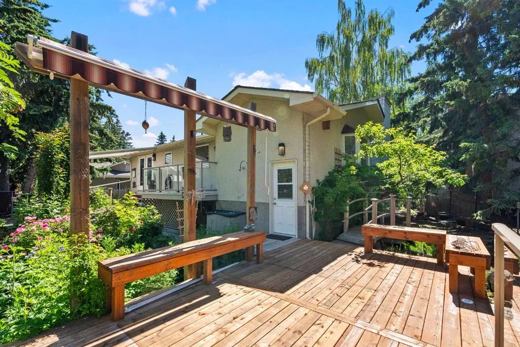 210 Dalgleish Bay NW