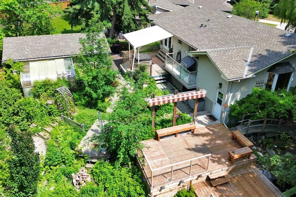 210 Dalgleish Bay NW