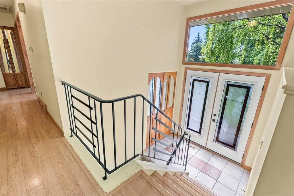 210 Dalgleish Bay NW