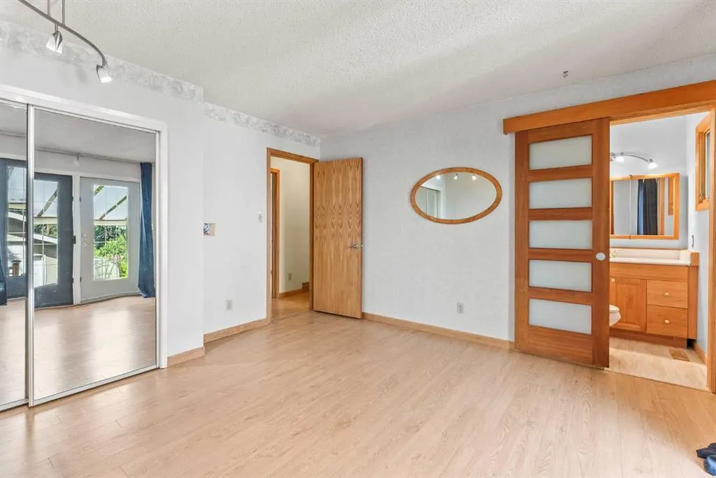 210 Dalgleish Bay NW