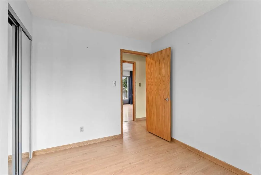 210 Dalgleish Bay NW