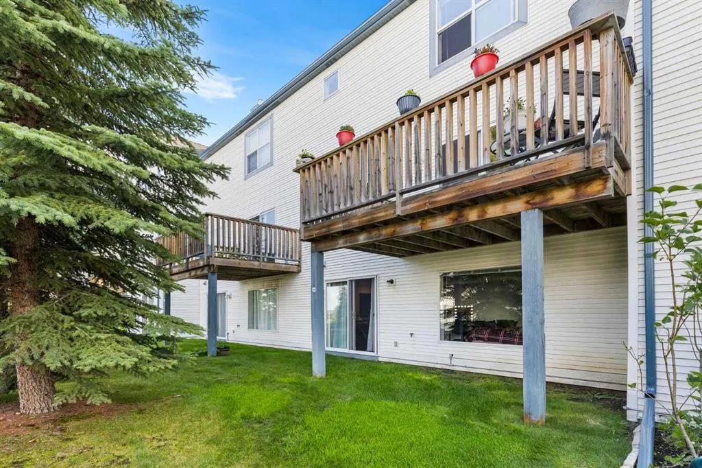 76 Bridlewood View SW