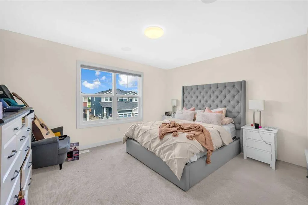101 Midtown Close SW