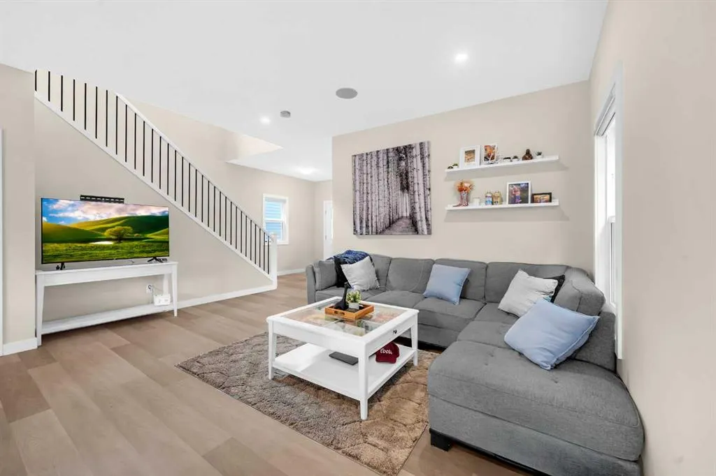101 Midtown Close SW
