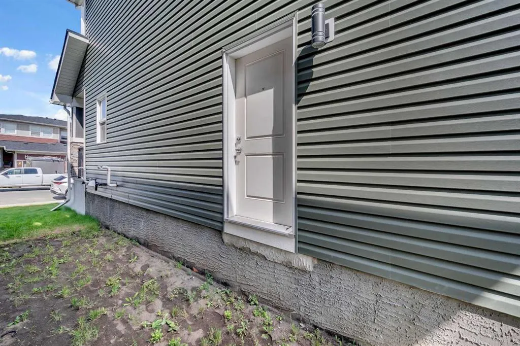 101 Midtown Close SW
