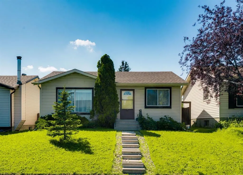 127 Falshire Way NE