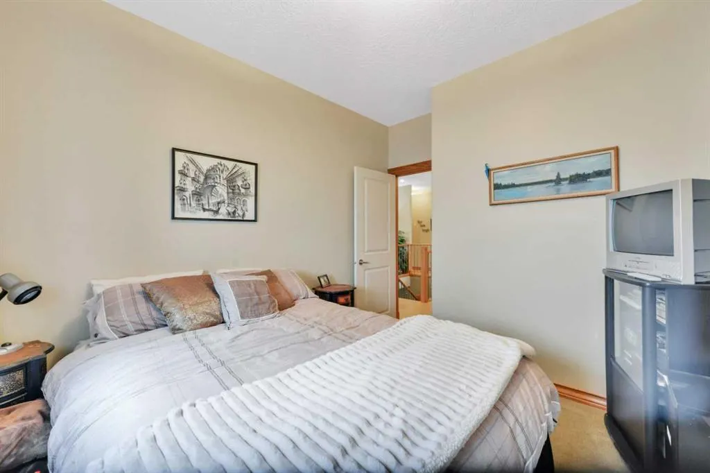 160 Daniel Crescent
